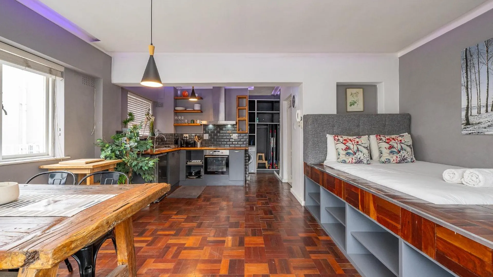 Cozy Bachelor Pad Apartment Cape Town