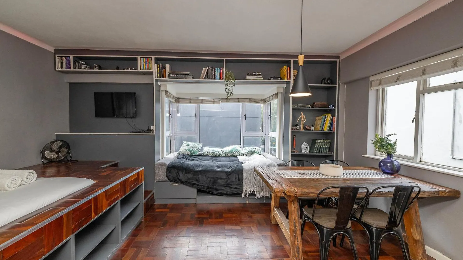 Cozy Bachelor Pad Apartment Cape Town